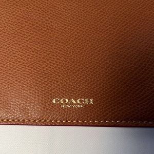 Coach, brown pebble zip wallet